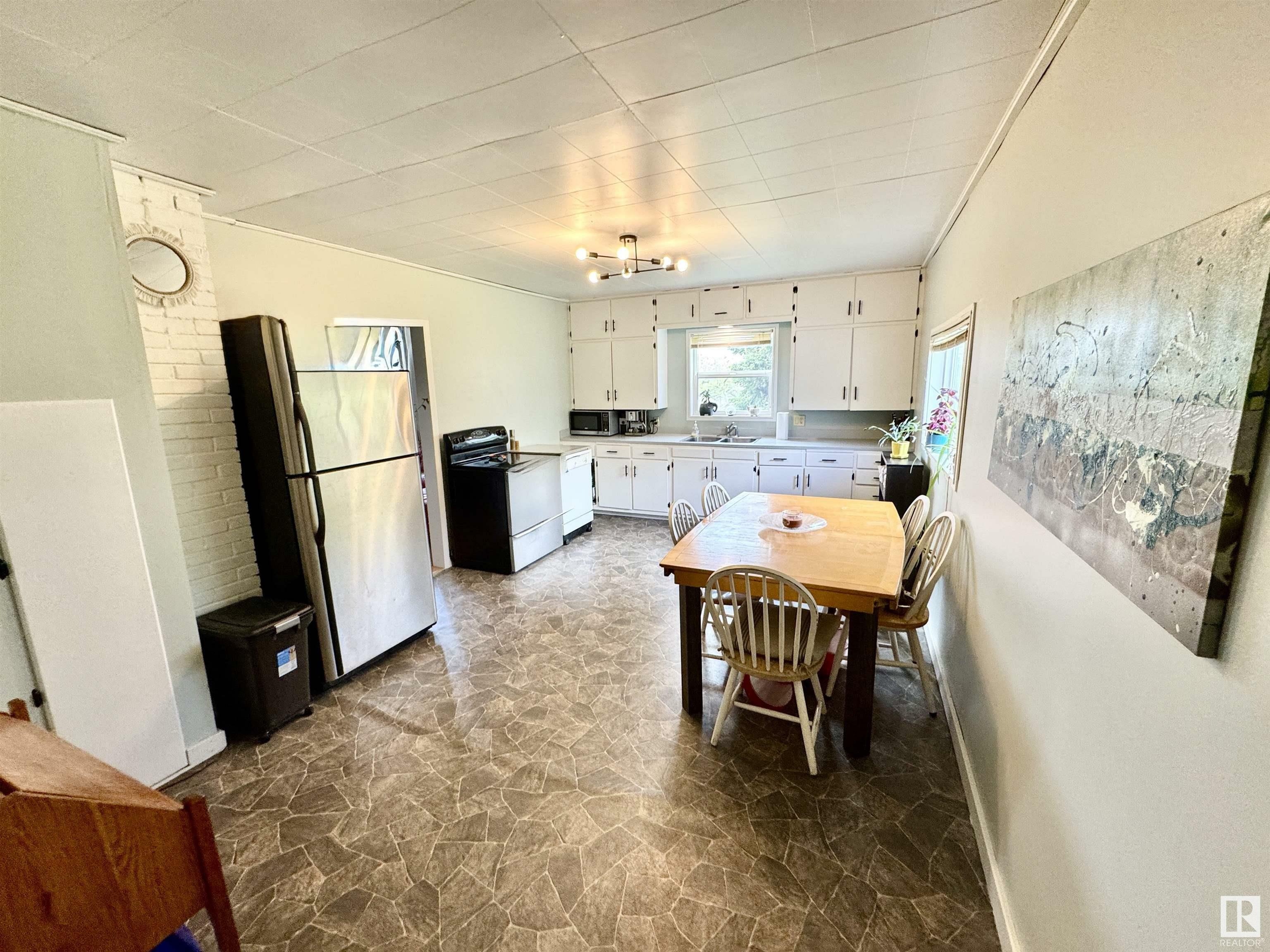 Property Photo: 59423 Rge Rd 141 AB T0A 3L0