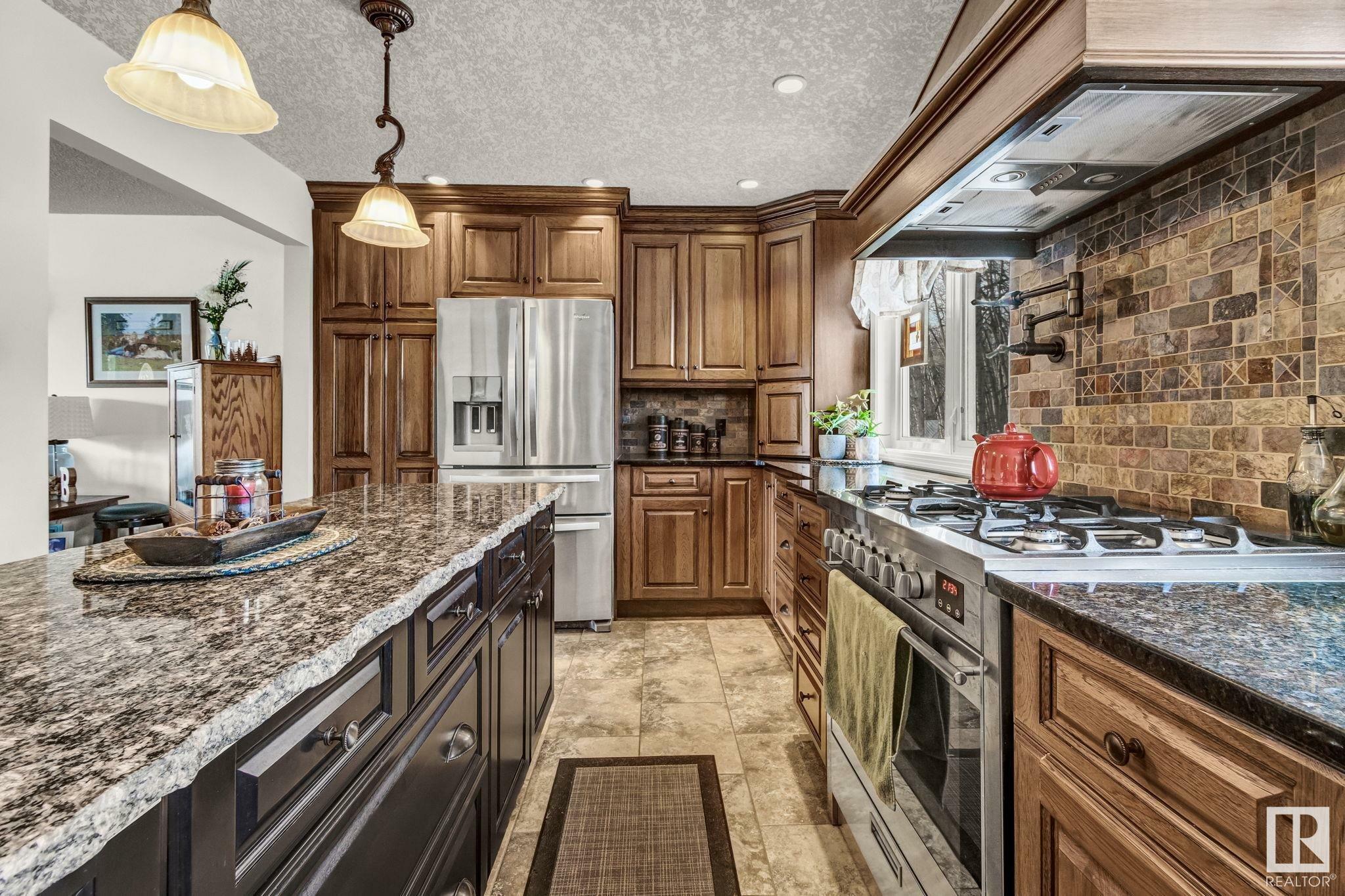 Property Photo: 14-54006 Rge Rd 274 AB T7X 3S8