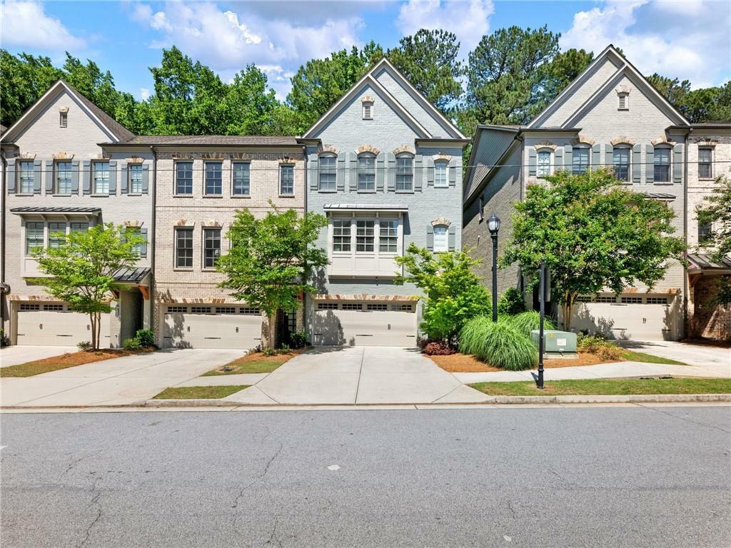 Property Photo: 2506 Skyland Drive NE 17 GA 30319