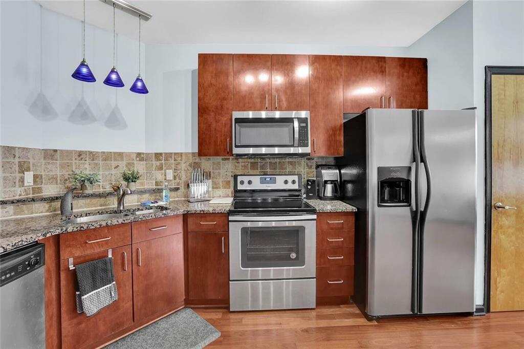 Property Photo:  898 Oak Street SW 3204  GA 30310 