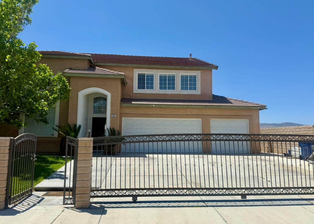 Property Photo:  5604 Kingman Drive  CA 93552 
