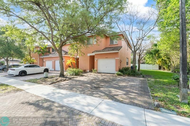 Property Photo: 9090 NW 40th Pl FL 33351