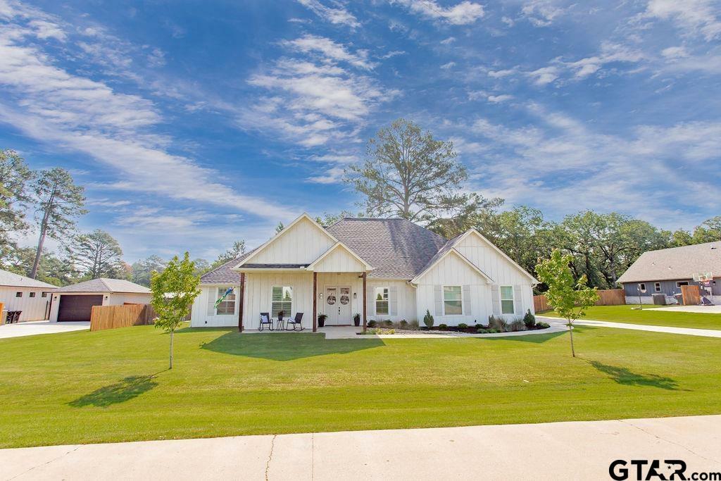 Property Photo:  14423 Woodland Creek Drive  TX 75706 
