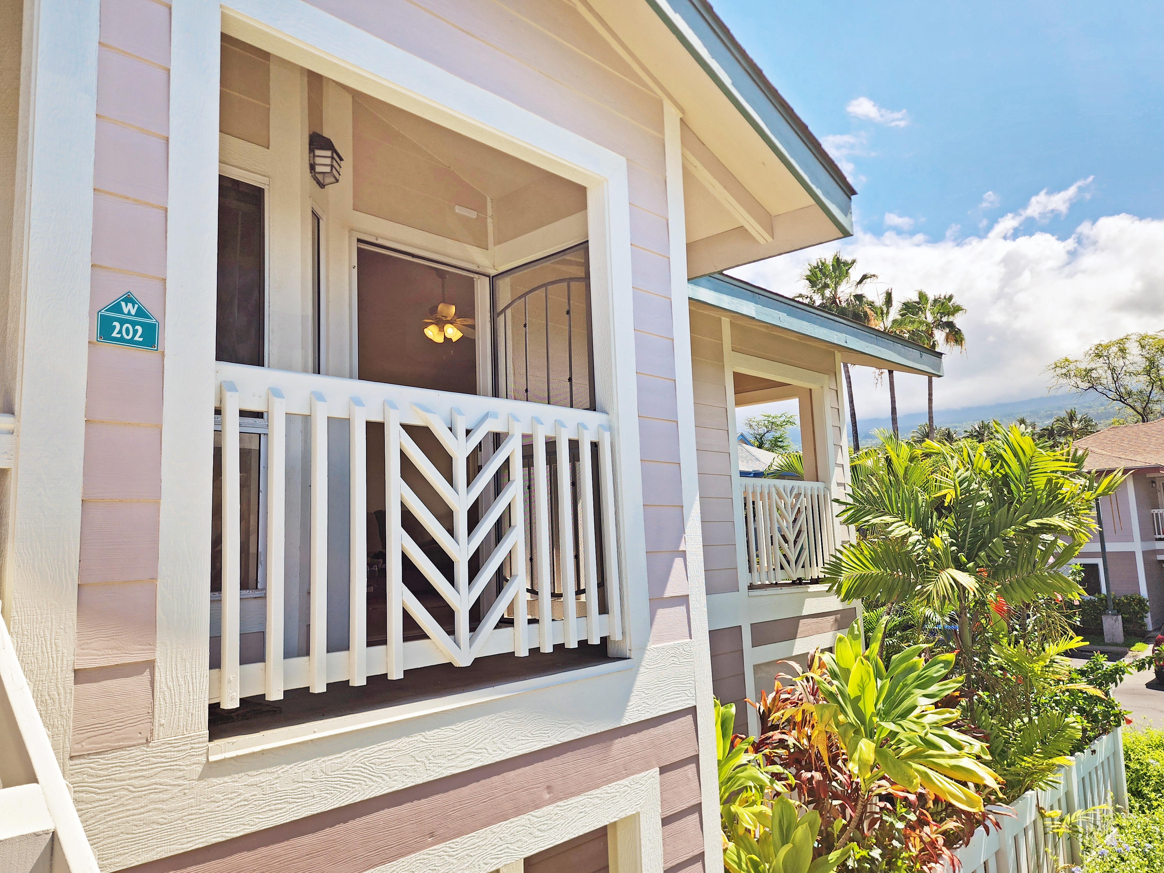Property Photo: 75-6081 Alii Dr W202 HI 96740
