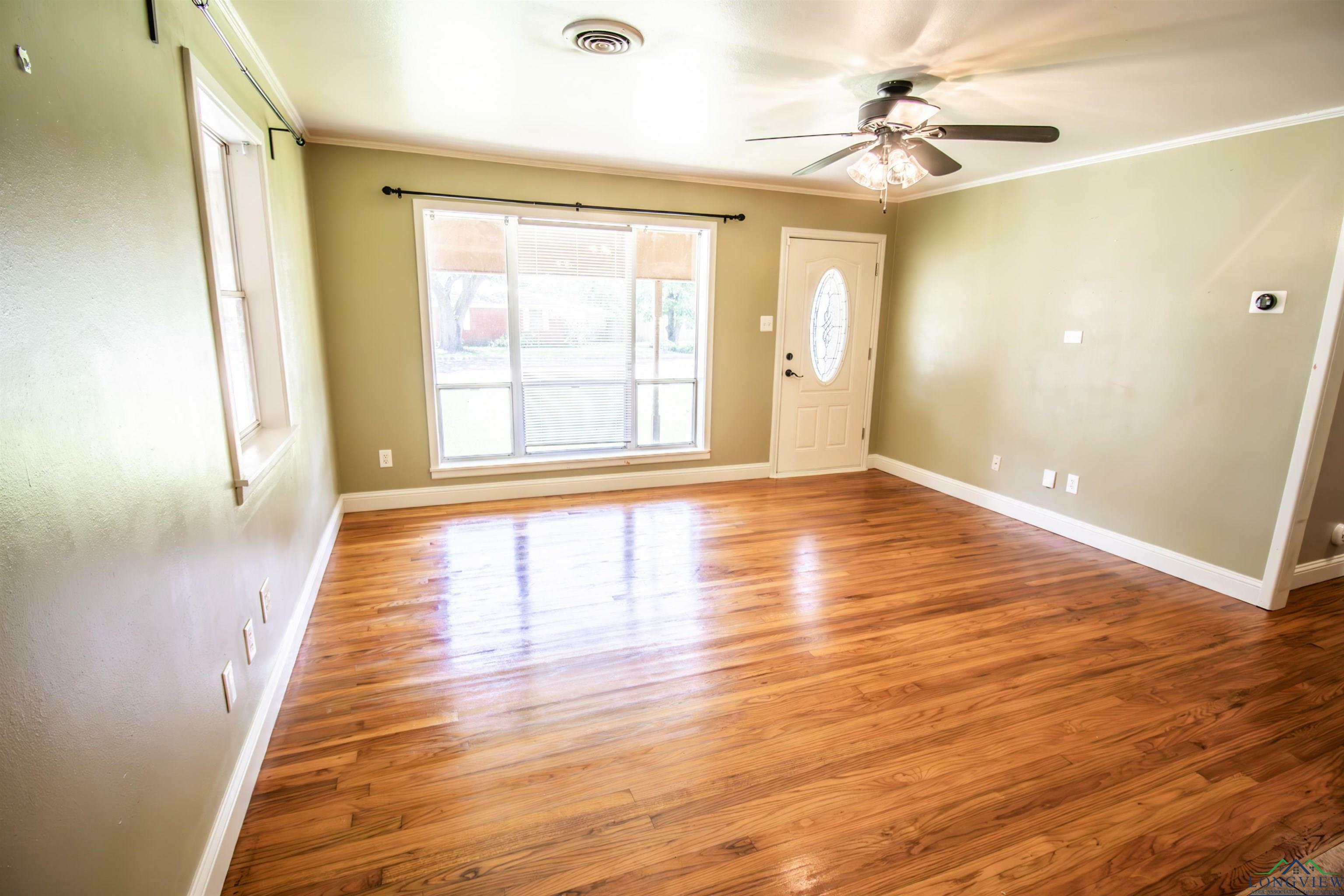 Property Photo: 103 W Primrose Lane TX 75604