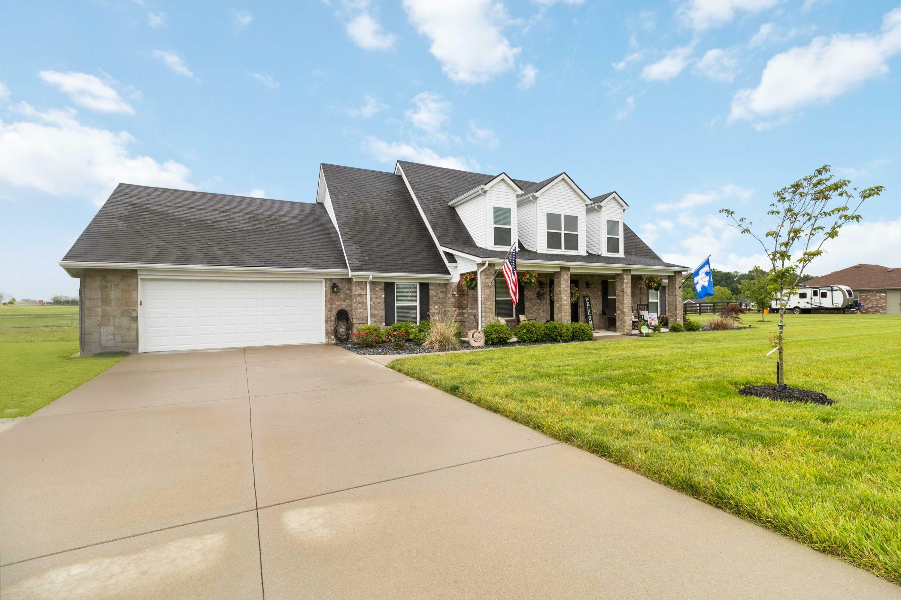 Property Photo: 2002 Emerald Way KY 40475