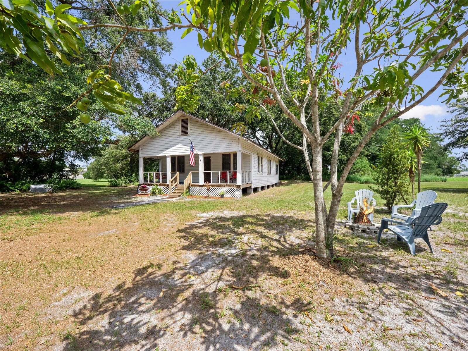 Property Photo: 485 Palm Street FL 34787