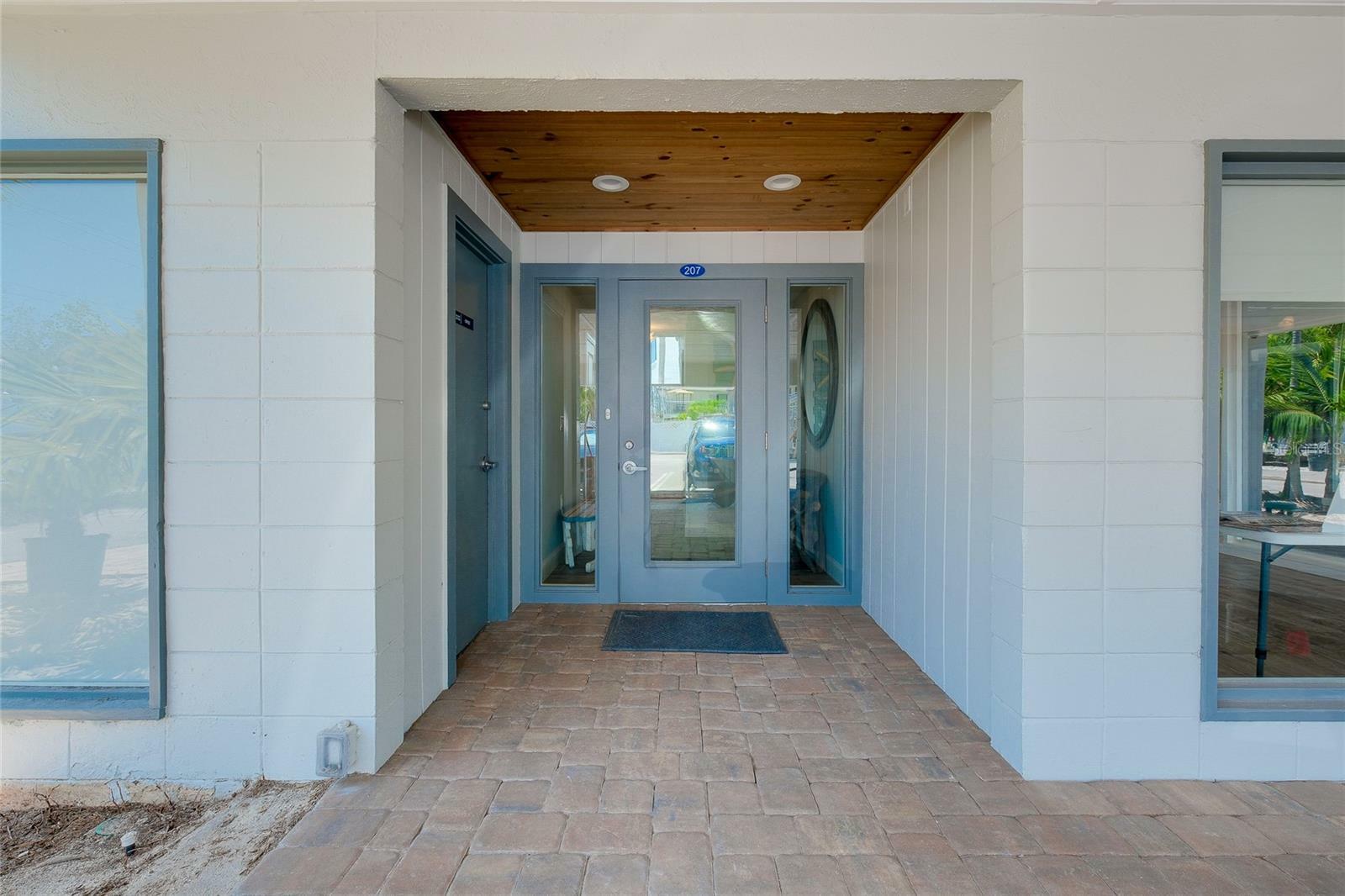 Property Photo: 1001 Point Of Rocks Road 207 FL 34242