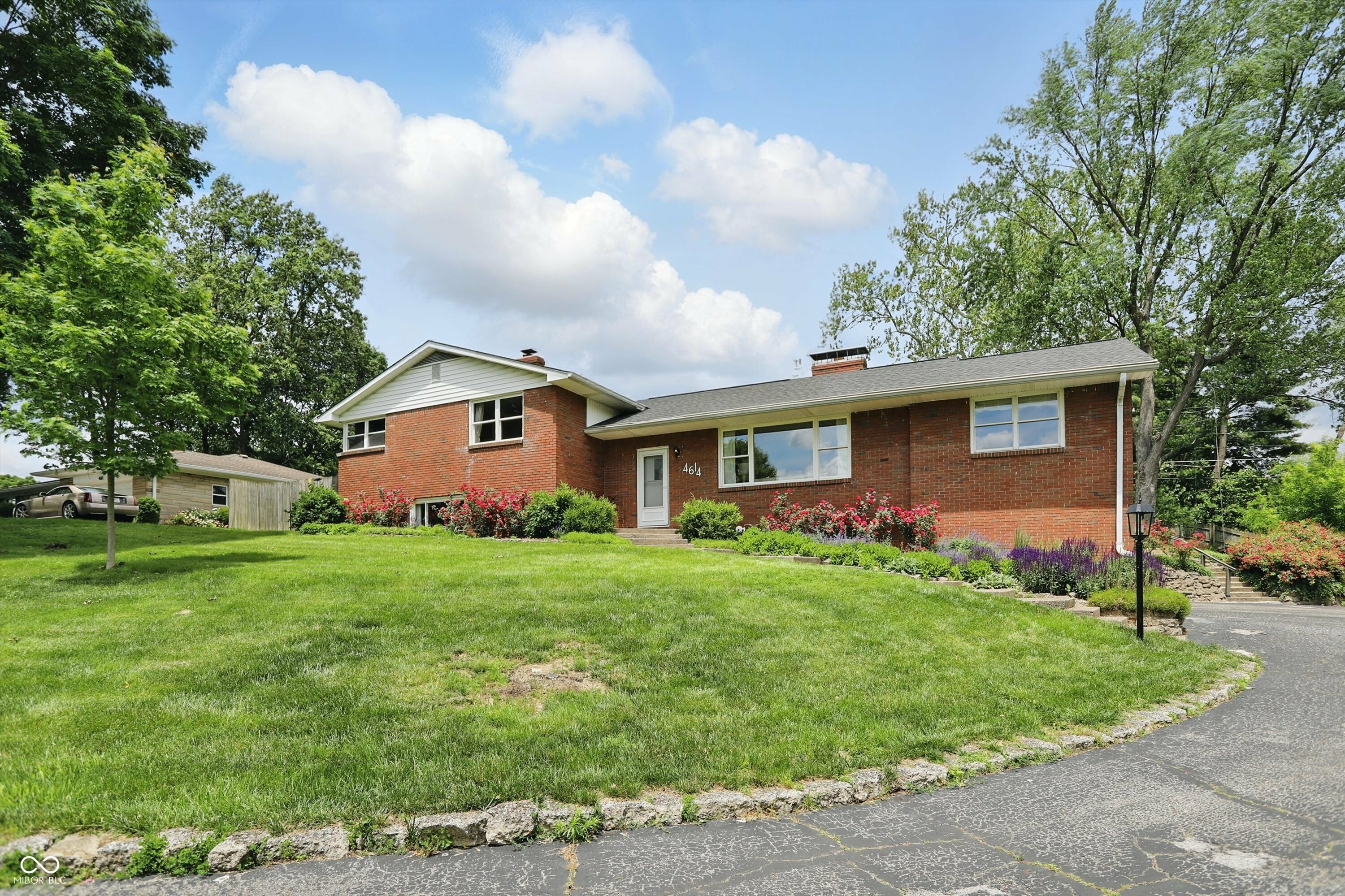 Property Photo: 4614 Thornleigh Drive IN 46226