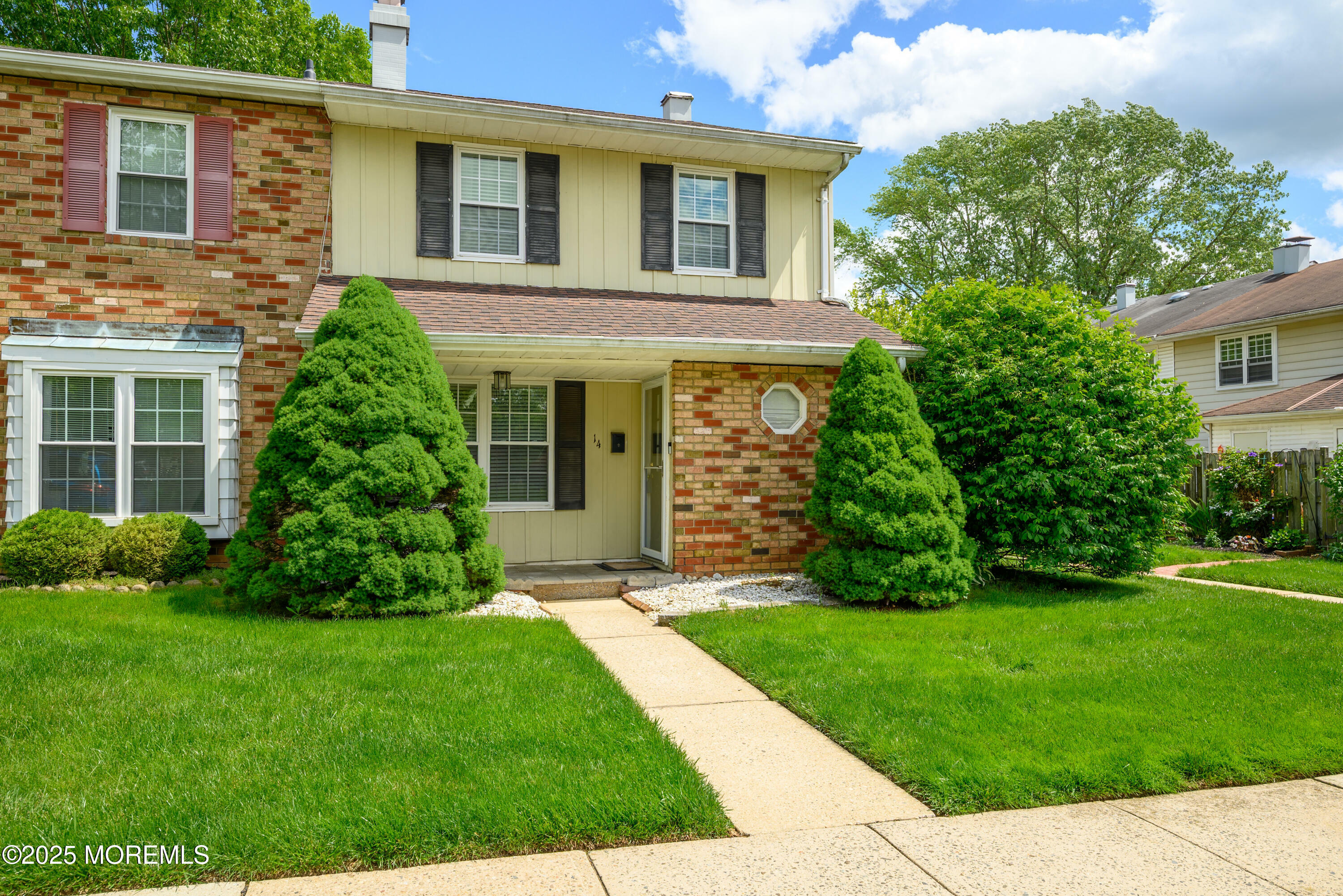 14 Kingsley Way  Freehold NJ 07728 photo