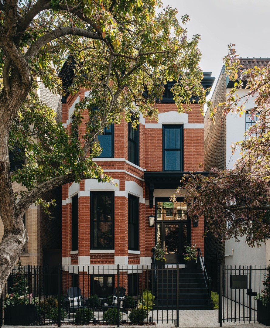 1823 N Lincoln Park West  Chicago IL 60614 photo