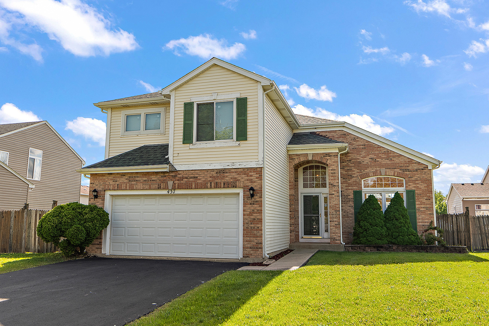 Property Photo: 437 Foxborough Trail IL 60440