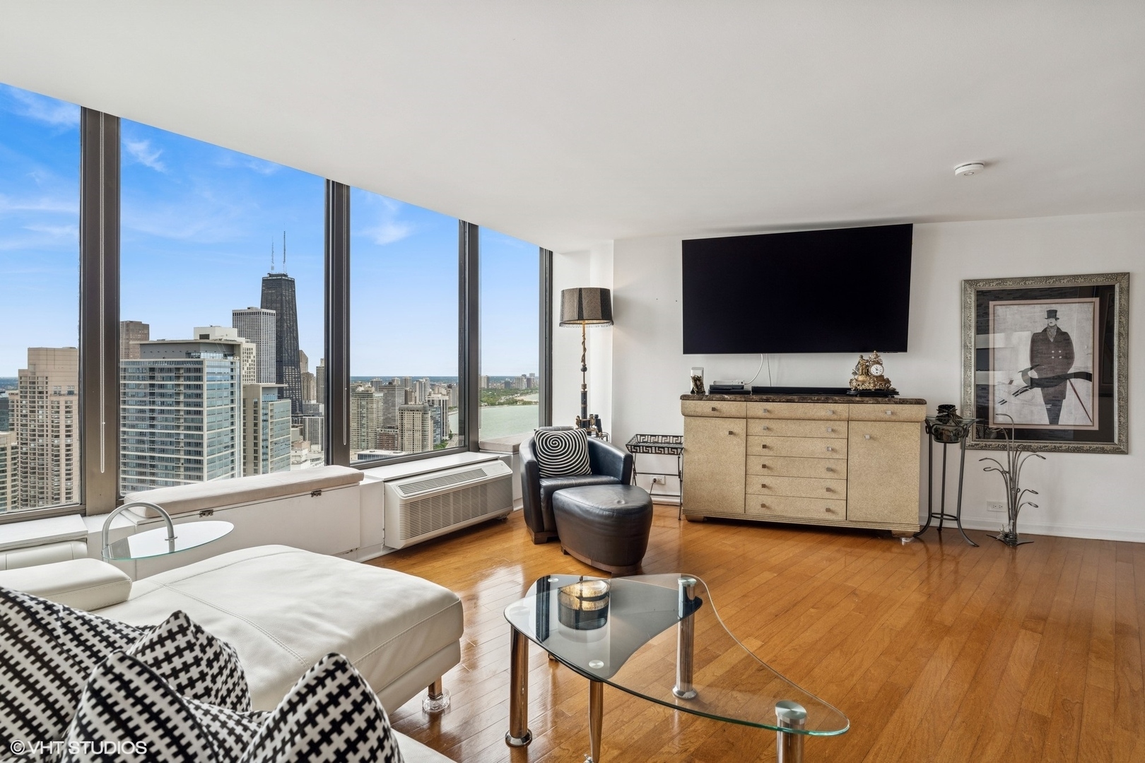 Property Photo: 505 N Lake Shore Drive 5201 IL 60611