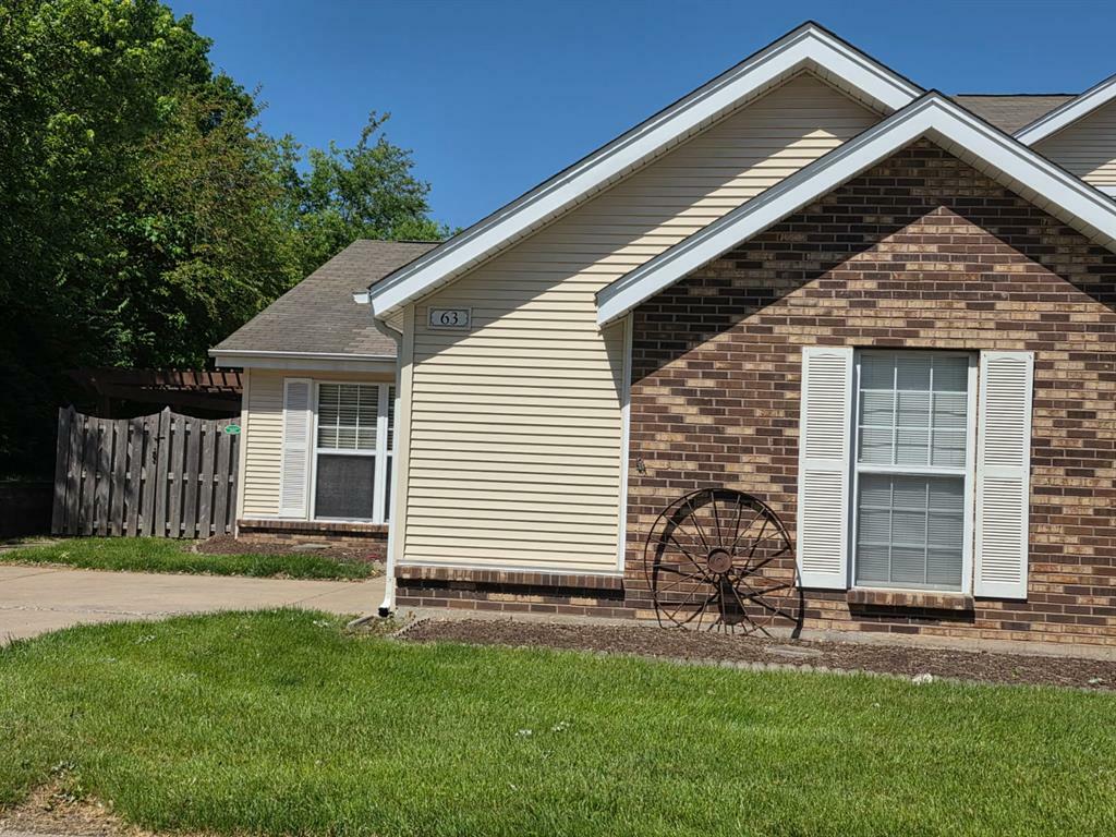 Property Photo: 63 Meadow Run Court 1 MO 63303
