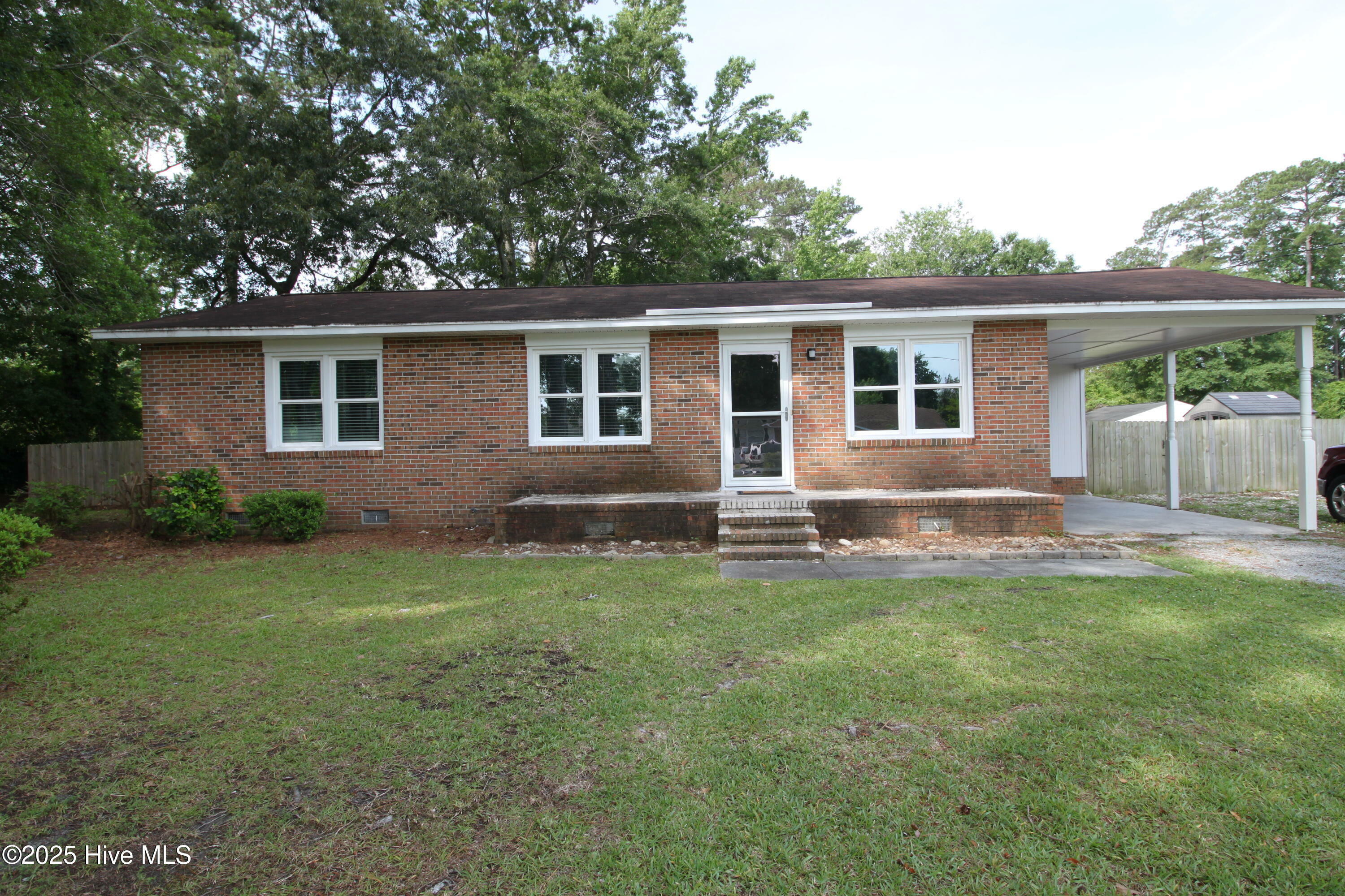 Property Photo: 114 Pinecone Lane NC 28532