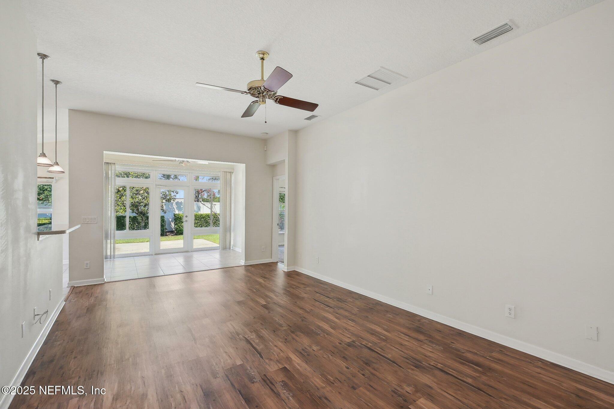 Property Photo:  11305 Water Spring Circle  FL 32256 