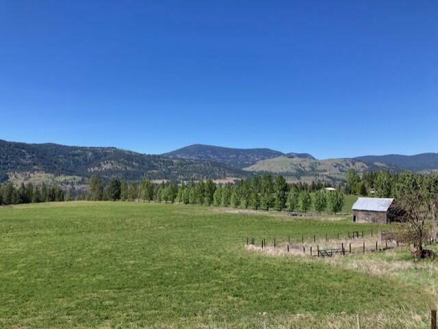 Property Photo: 2242 Hwy 25 S WA 99141