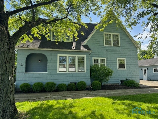 Property Photo: 743 E Lincoln Street OH 45840