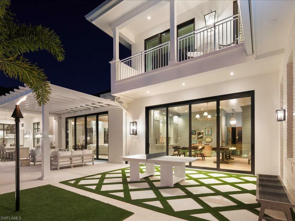 Property Photo: 186 North St FL 34108