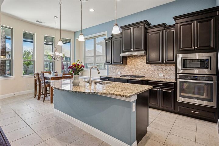 Property Photo: 1425 10th Street TX 76226