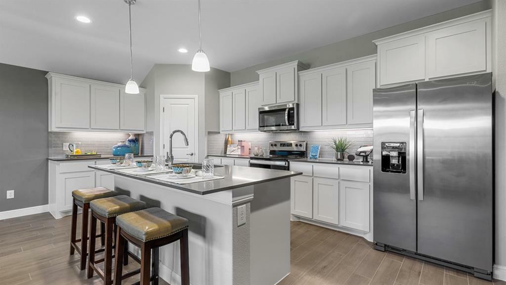 Property Photo: 1167 Keystone Drive TX 76048