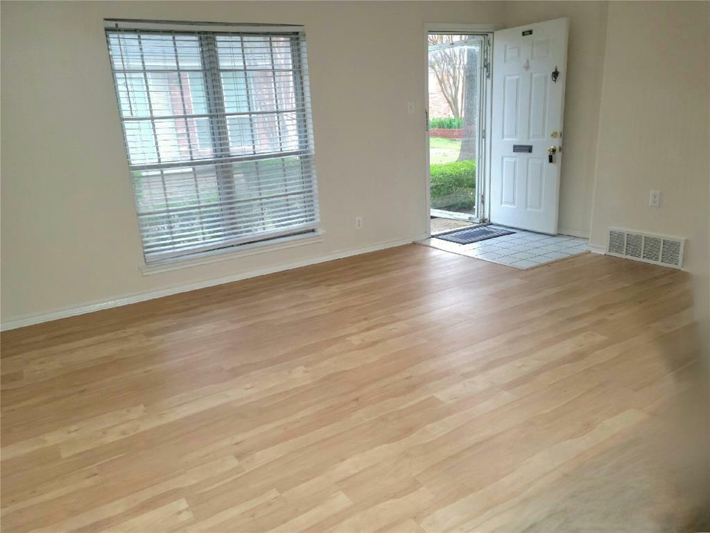 Property Photo: 1185 Roaring Springs Road TX 76114