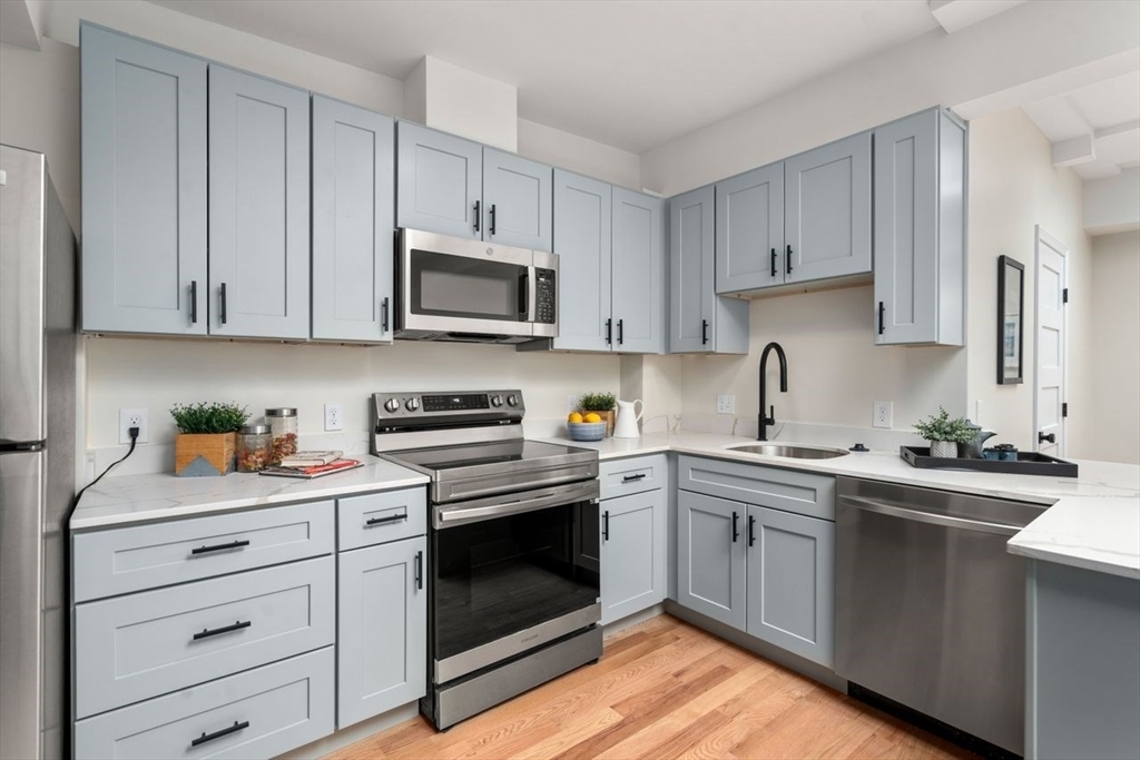 Property Photo: 202 Elm St. North 3 MA 02140