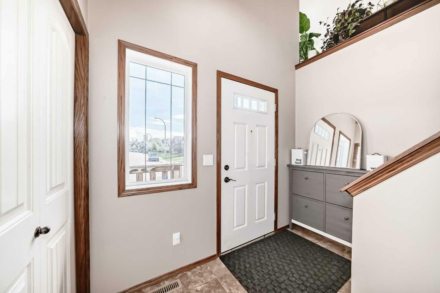 Property Photo: 224 Vanson Close AB T4R 0E8