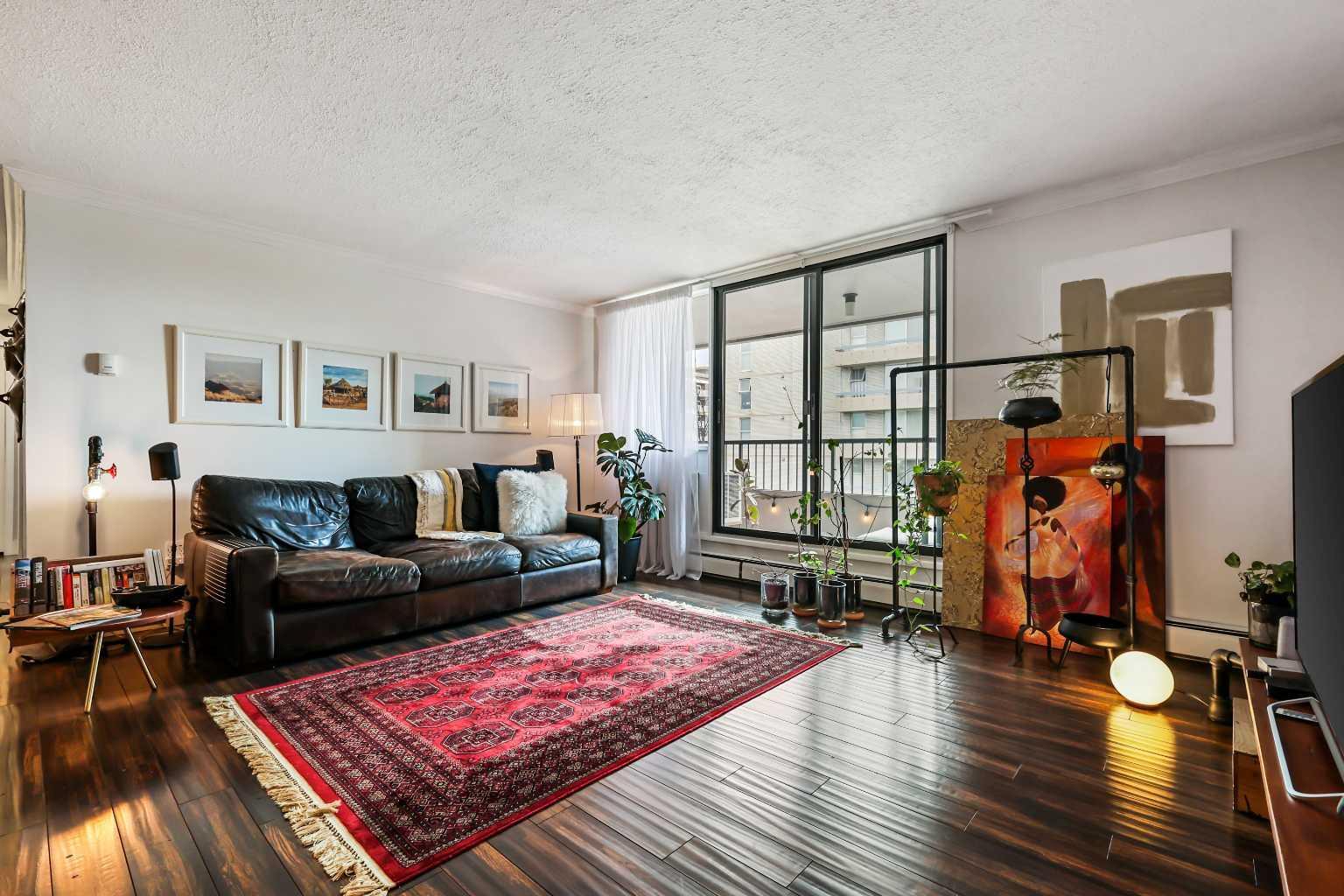 Property Photo:  133 25 Avenue SW 7E  AB T2S 0K8 