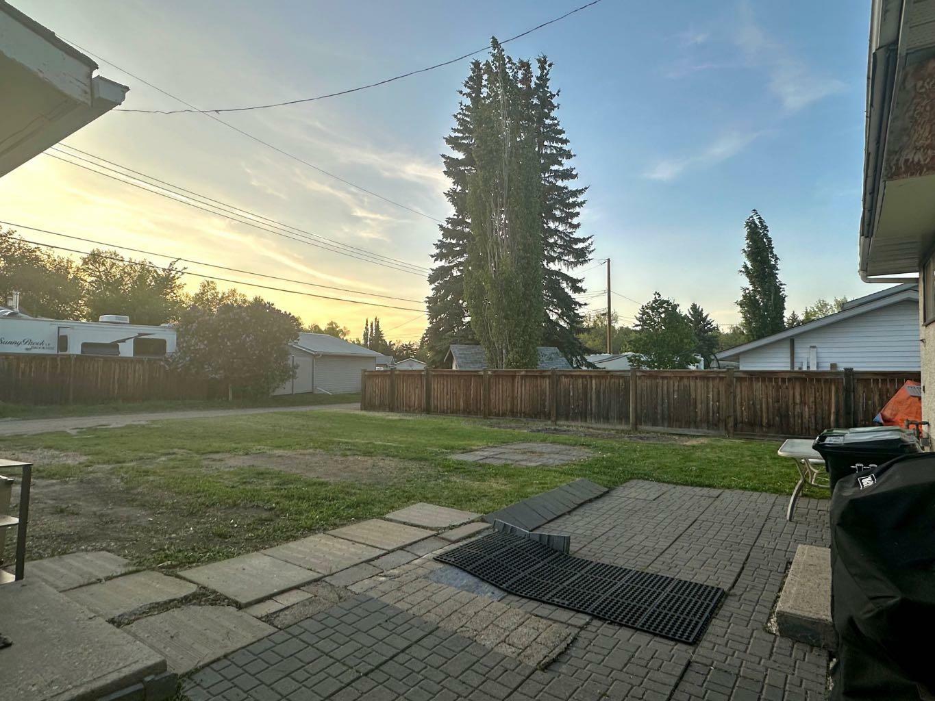 Property Photo: 38 Mt. Pleasant Drive AB T4V 2M1