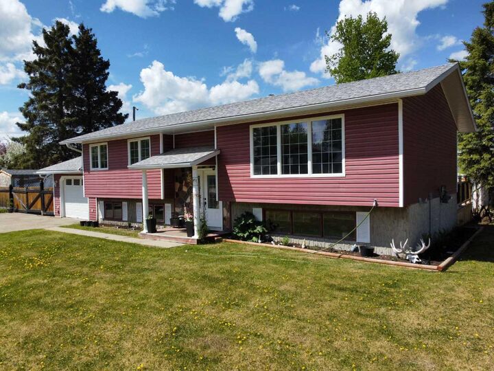 Property Photo: 401 7 Avenue AB T0H 1P0
