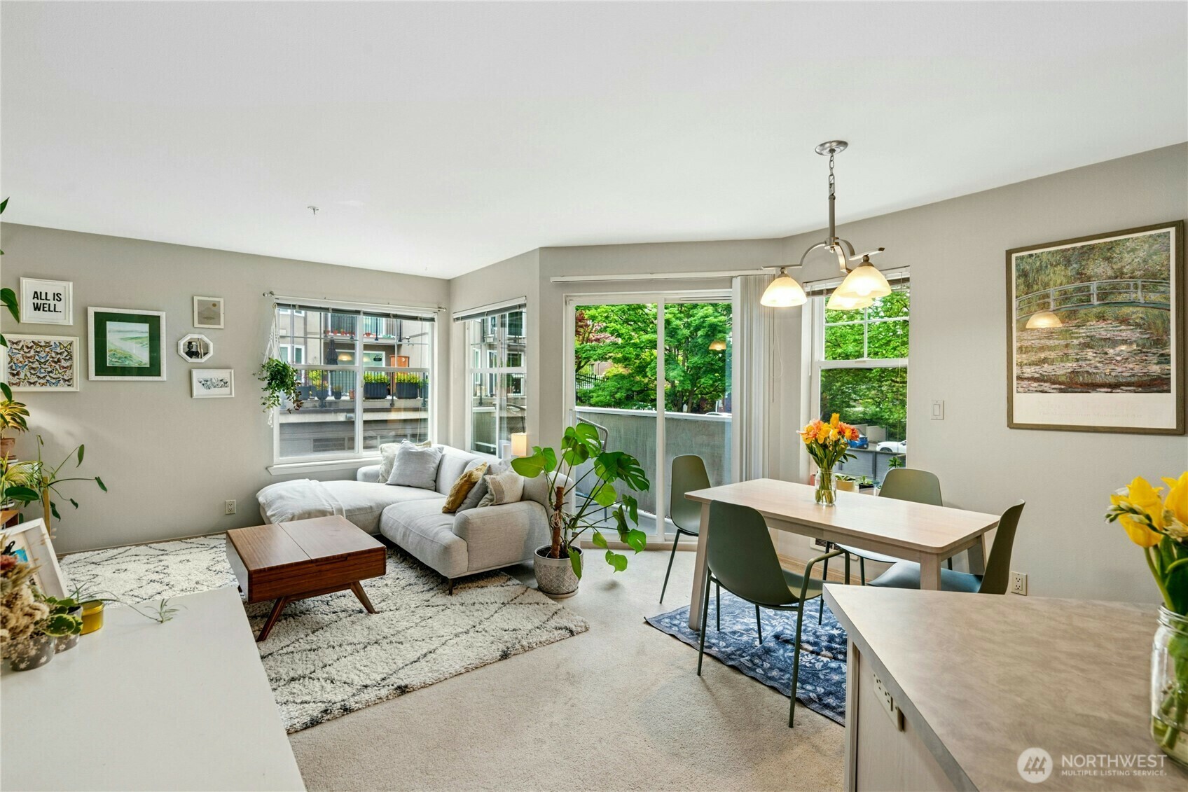 Property Photo: 706 16th Avenue 203 WA 98122