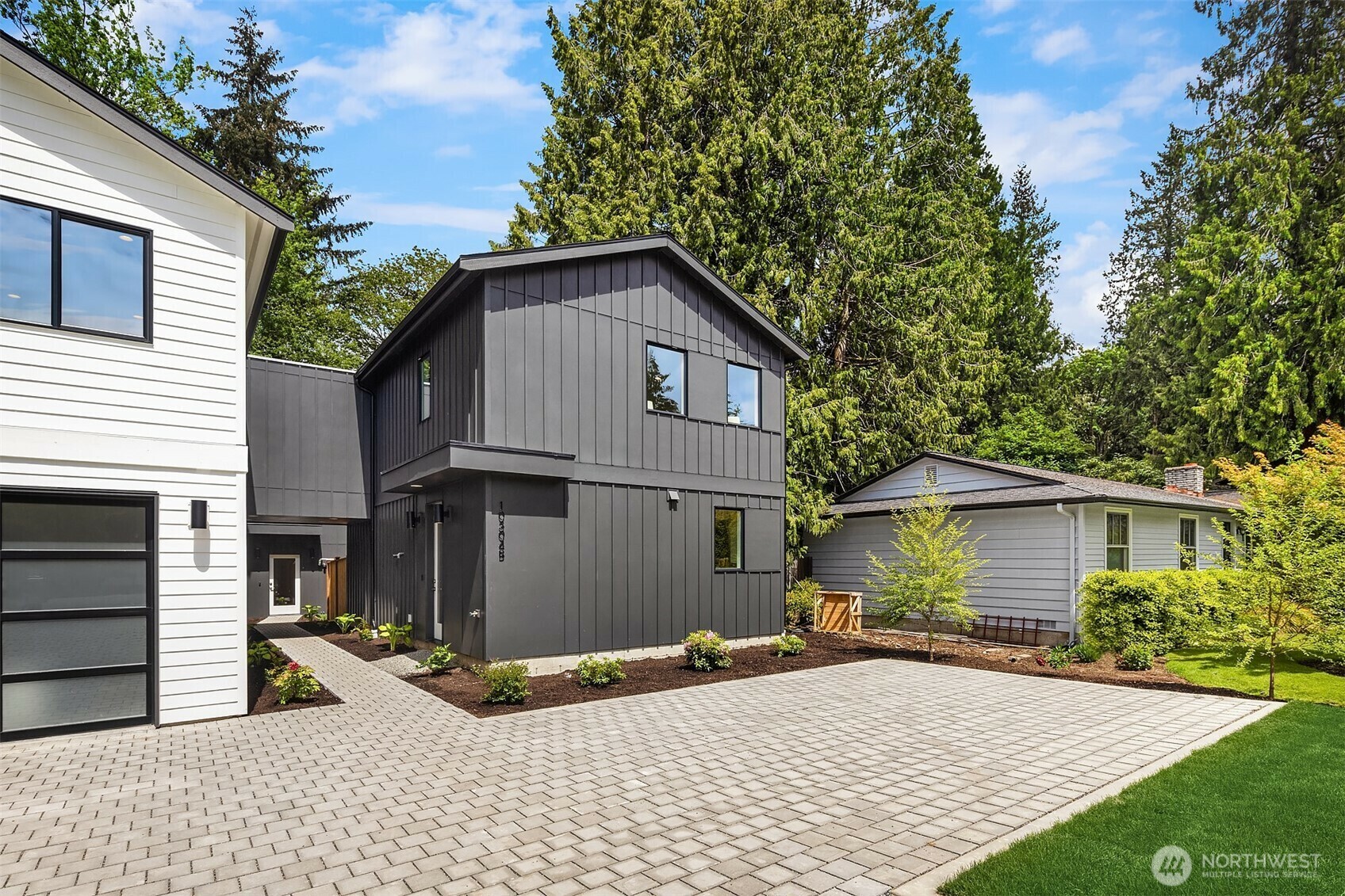 Property Photo:  10304 NE 113th Place B  WA 98033 