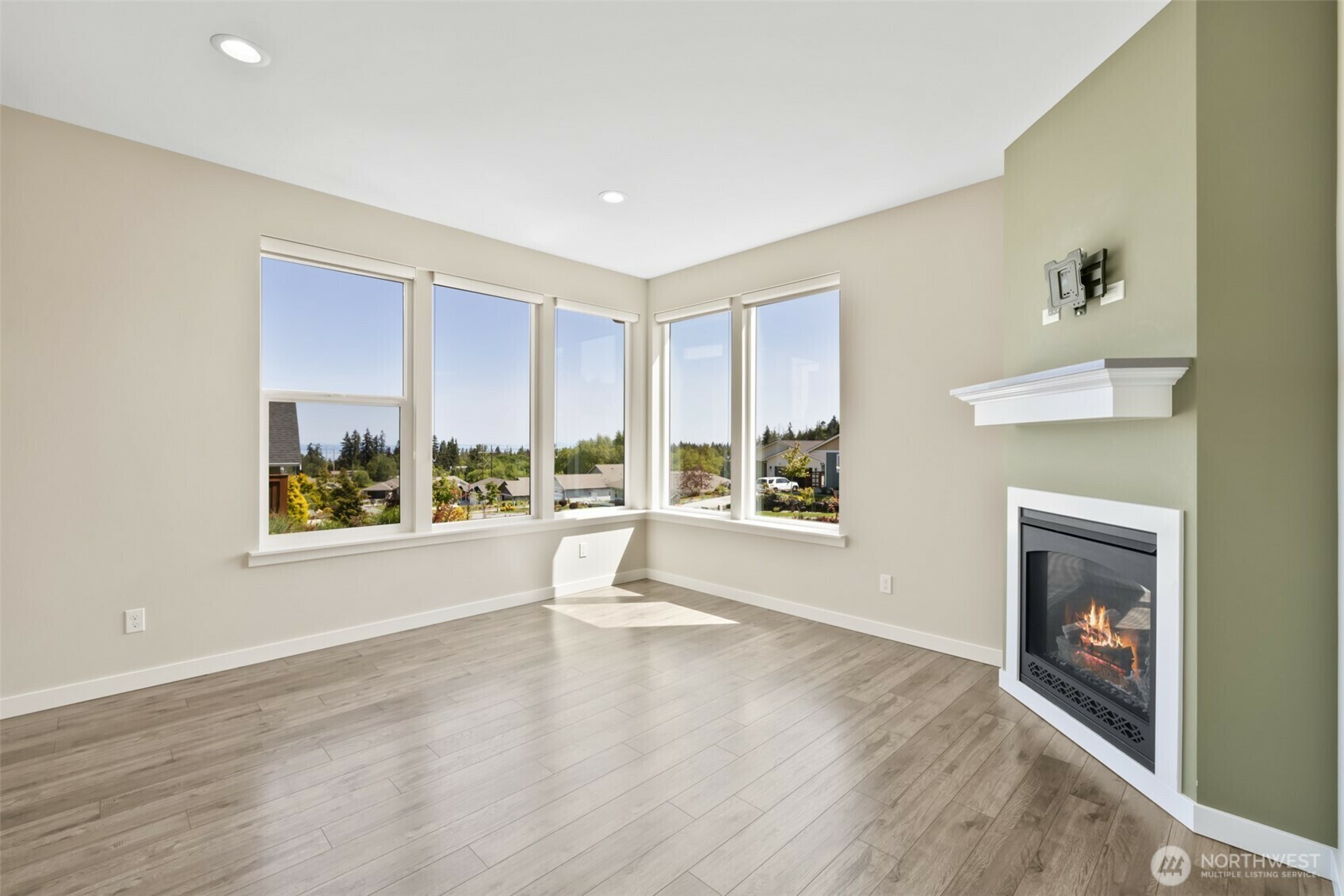 Property Photo: 1309 Morning Court WA 98362