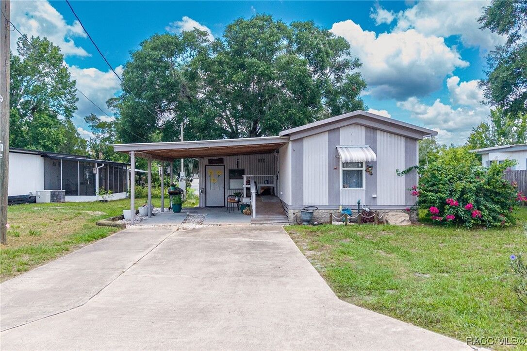 Property Photo: 10029 E Perch Court FL 34450