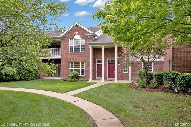 Property Photo: 1721 Deepwood Circle MI 48307