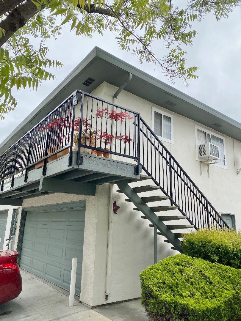 Property Photo: 272 Tradewinds Court 4 CA 95123