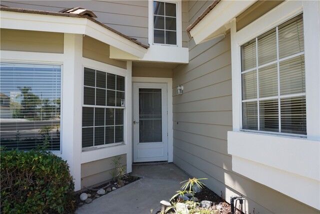 Property Photo: 39387 Via Temprano CA 92563