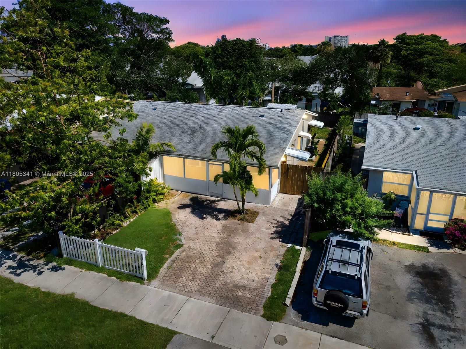 Property Photo: 351 NE 57th Ct FL 33334