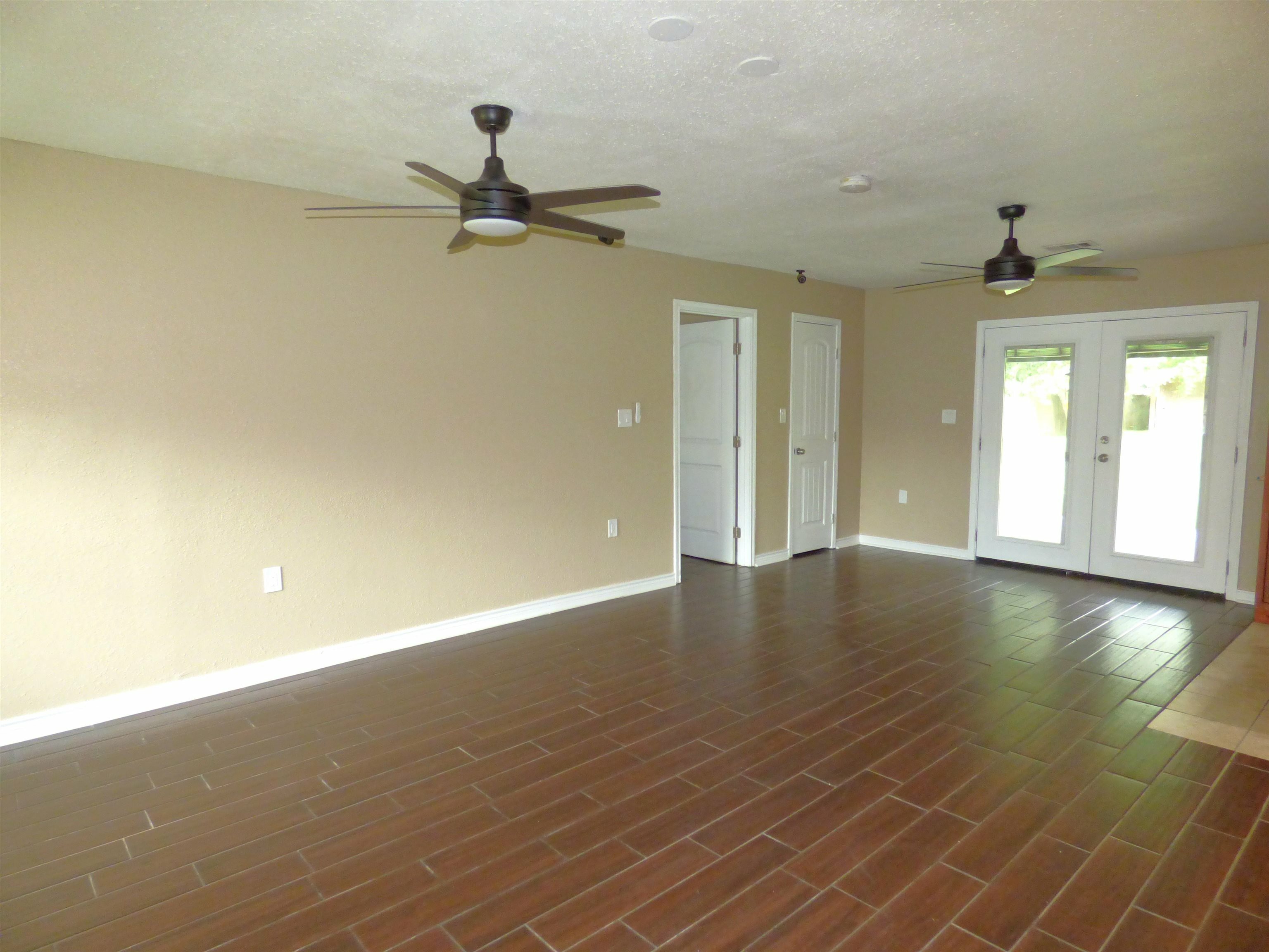 Property Photo: 5335 Idylwood St TX 77703