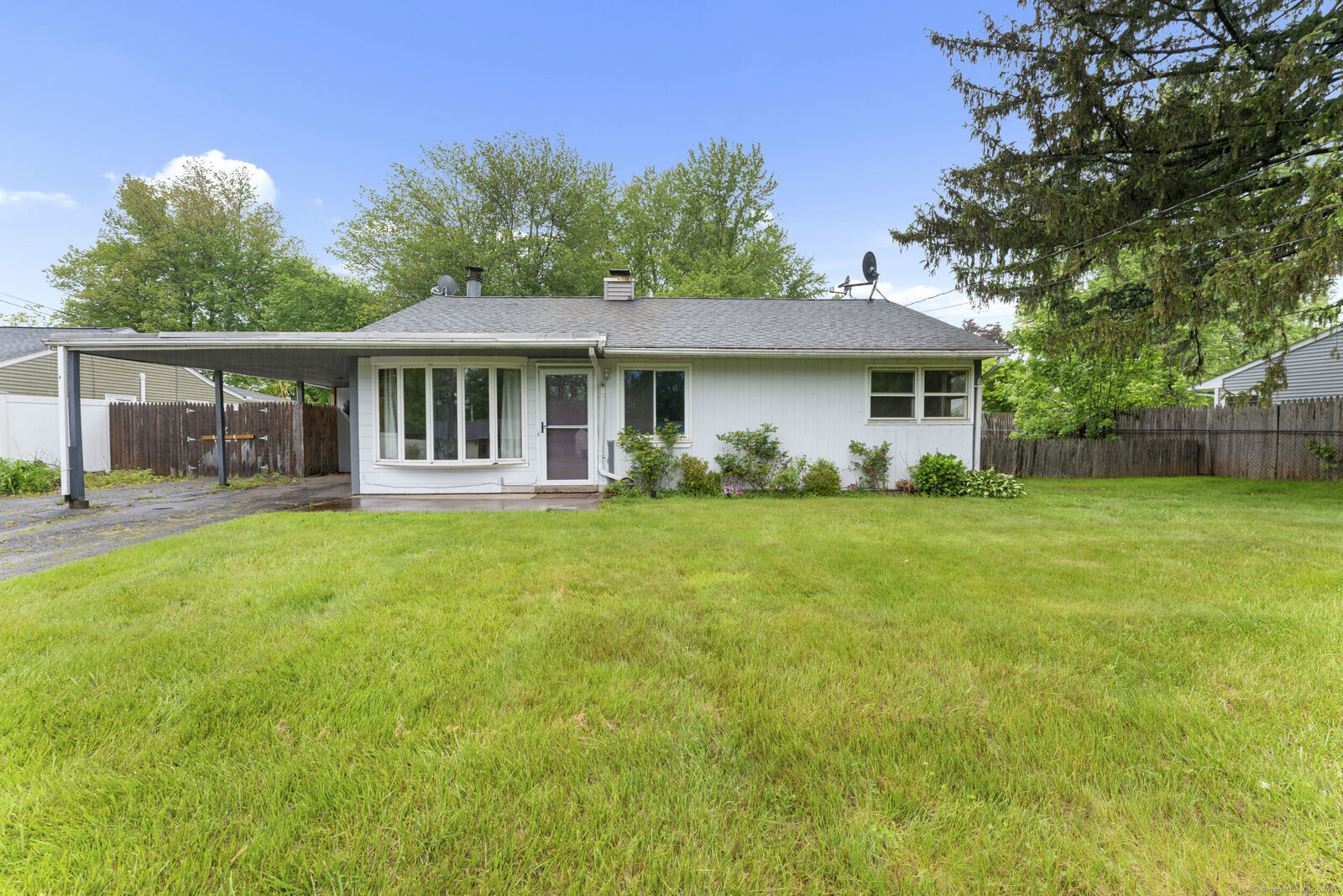 Property Photo: 4 Meadow Road CT 06082