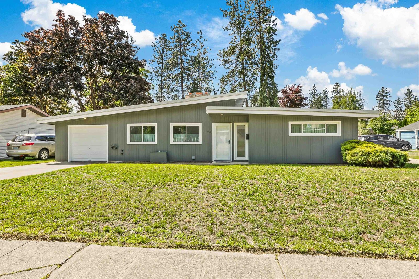 Property Photo:  1704 E 37th Ave  WA 99203 