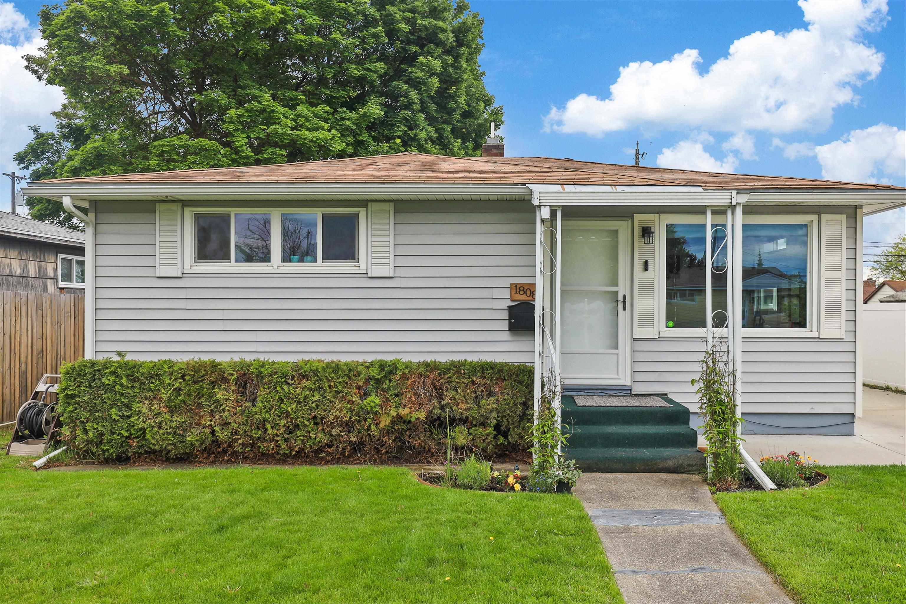 Property Photo: 1808 E Decatur Ave WA 99208