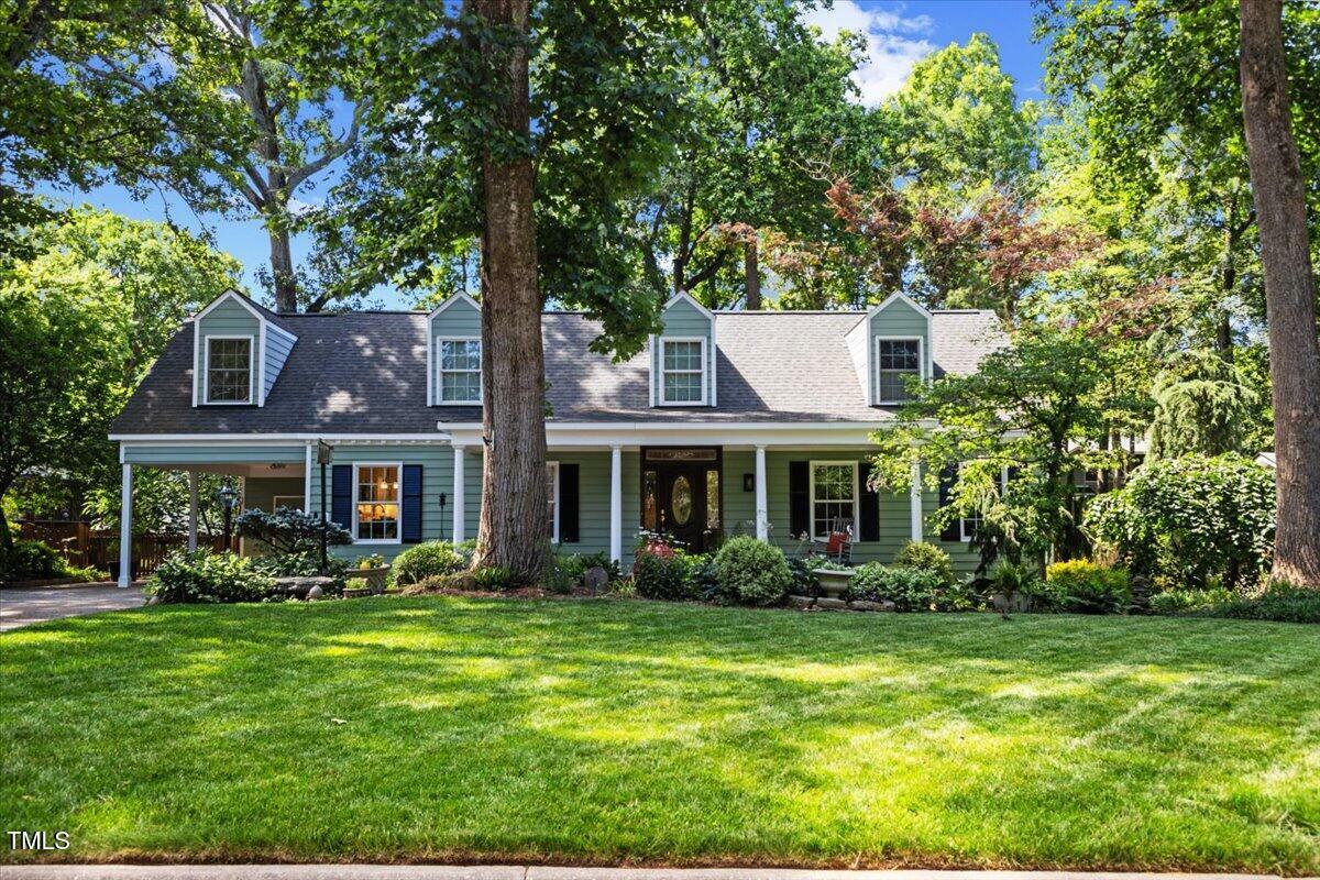 Property Photo: 924 Pebblebrook Drive NC 27609