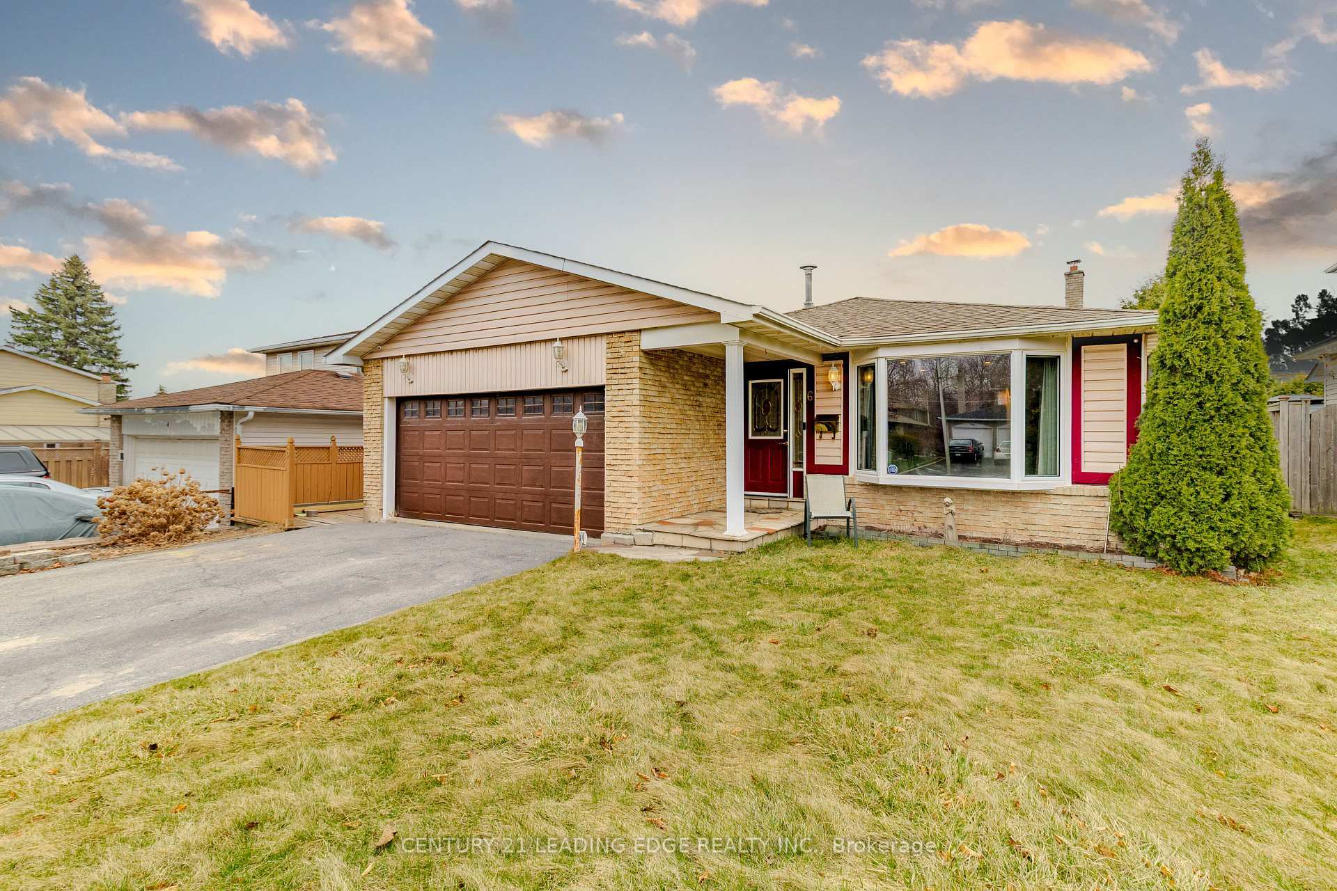 Property Photo: 6 Jubilee Court ON L6S 2H2