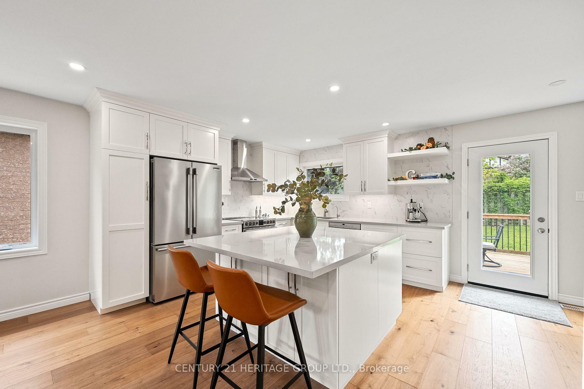 31 Fox Run Lane  Bradford West Gwillimbury ON L3Z 2J1 photo