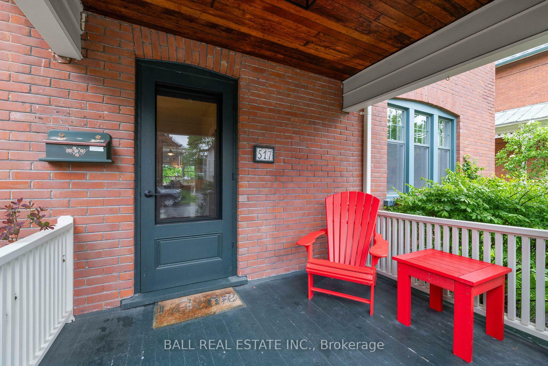 Photo de la propriété: 517 Gilmour Street ON K9H 2K1