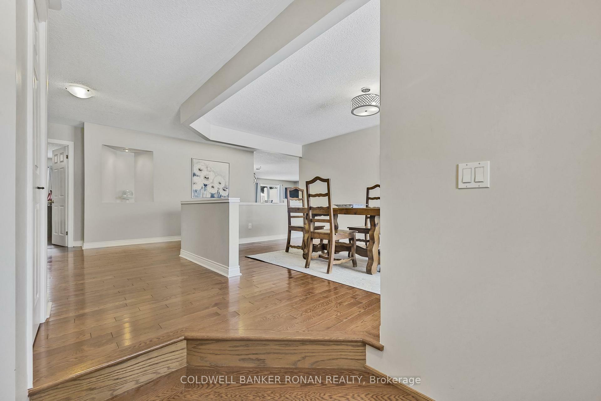 Property Photo:  28 Dekker Street  ON L0M 1J0 