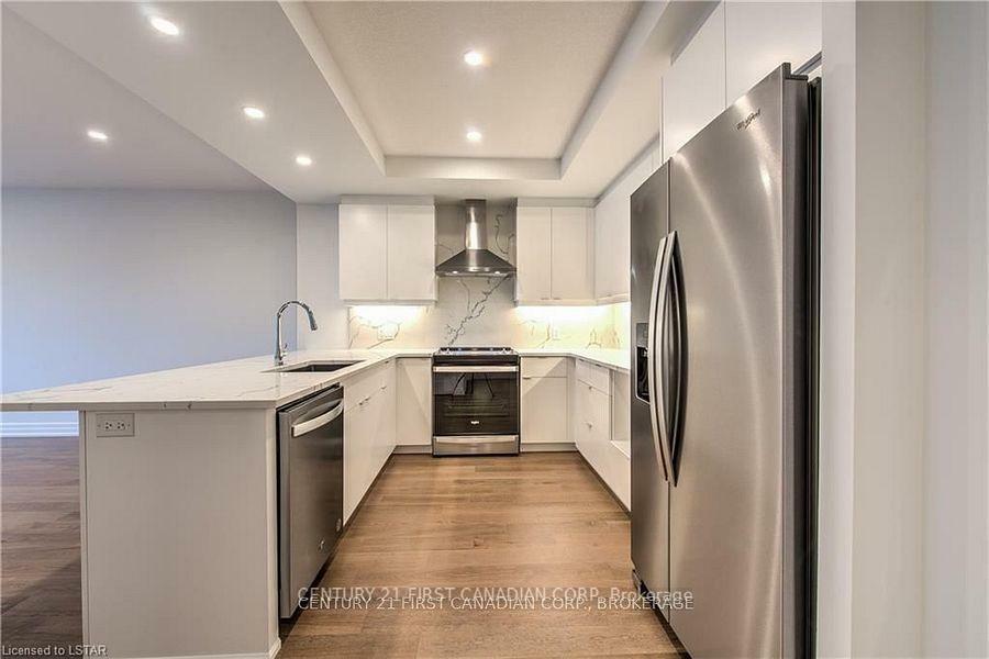 Property Photo: 460 Callaway Road 609 ON N6G 0N8