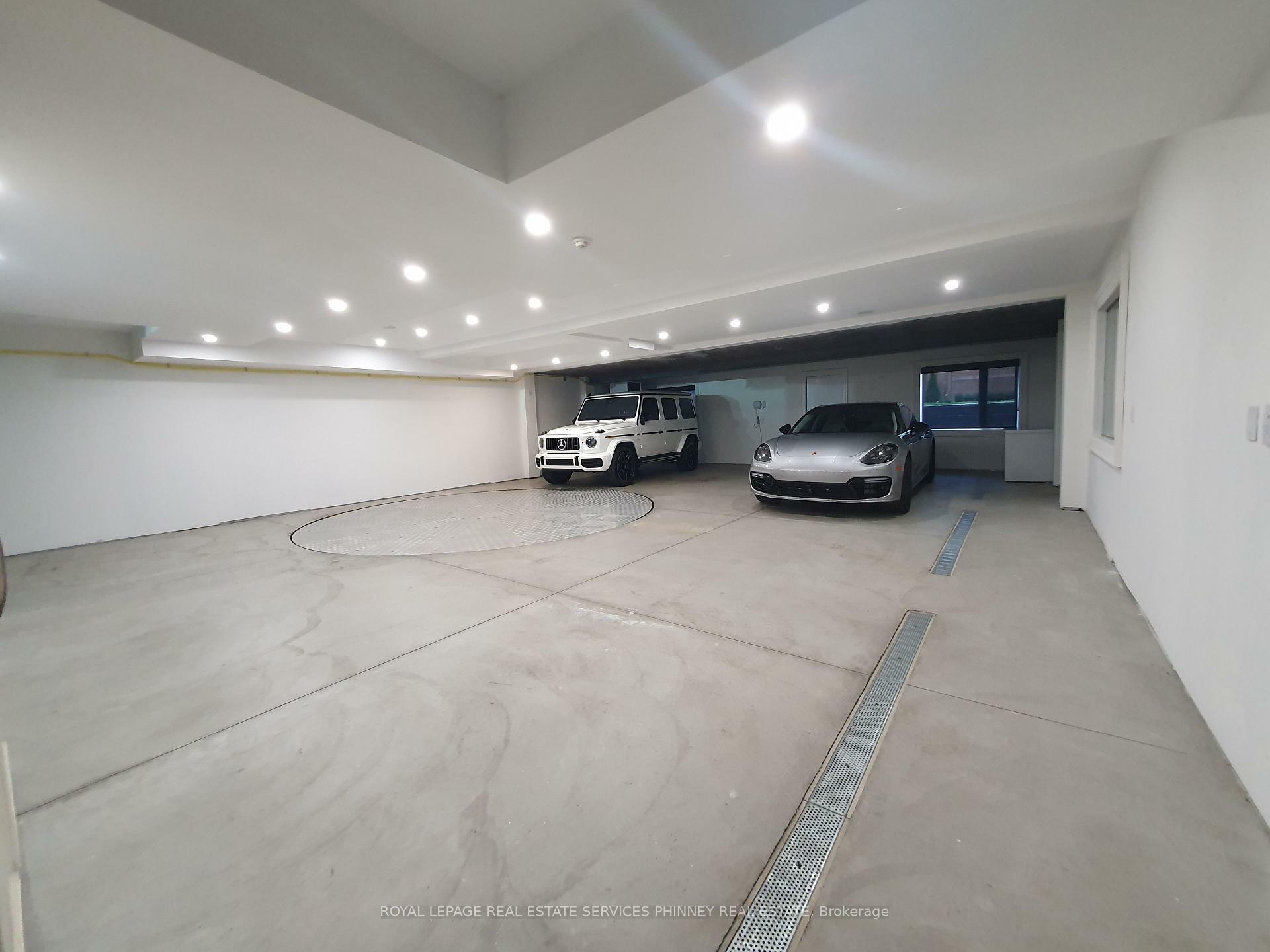 Property Photo: 533 Carson Lane ON L6J 6M3